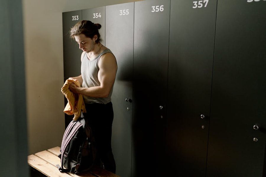 Smartphone charging in gym locker