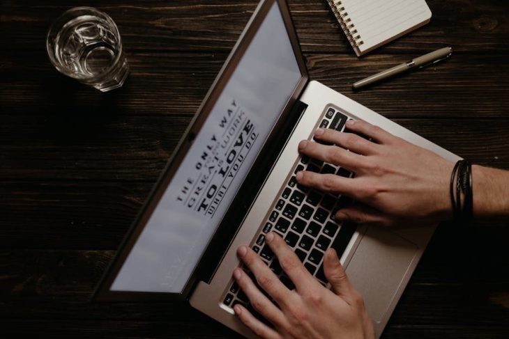 Best AI writing tools for bloggers in 2026