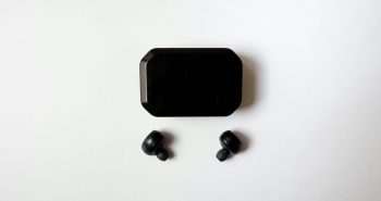 Wireless earbuds with charging case - EarFun vs Anker comparison