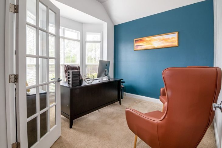 Herman Miller Aeron vs Steelcase Leap V2 office chairs compared